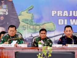 Kapolri Tegaskan TNI-Polri Kawal Seluruh Kebijakan Pemerintah Terkait Pembangunan Papua