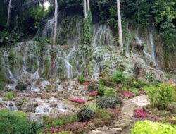 Indahnya Air Terjun Kali Dingin, Surga Alam Tersembunyi di Luwu Timur