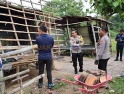 Kapolres Bangkalan, Bedah Rumah Warga Tanah Merah yang Hidup Sebatang Kara