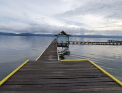 Pantai Ide, Spot Terbaik Menikmati Sunrise Sembari Kulineran di Luwu Timur