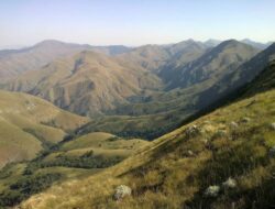 7 Gunung Tertua di Dunia, Suguhkan Pemandangan yang Indah