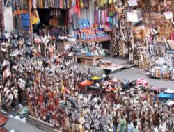 Pasar Seni Kumbasari, Tempat Berburu Oleh-Oleh Favorit di Bali