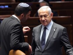 With Judicial Overhaul on Hold, Israeli Negotiators Seek Compromise – English SiapTV.com