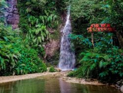 Curug Candung, Menikmati Pesona Air Terjun Kembar yang Sarat Mitos di Tasikmalaya