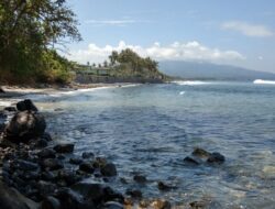 Pantai Sosro, Pantai Eksotis dengan View Alam Memesona di Karangasem Bali