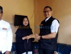 PJ Kota Batu Berikan  Beasiswa Secara pribadi kepada pelajar Berprestasi