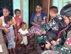 Yonif Raider 200/BN Berikan Layanan Pengobatan Bagi Masyarakat Di Papua
