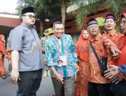 Saat Satu Jamaah Tertinggal Rombongan, Ini yang dilakukan Bupati Dhito