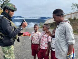 Keterbatasan Tanpa Alas Kaki Anak Papua Semangat Bersekolah Dapat Hadiah Dari Prajurit Condromowo