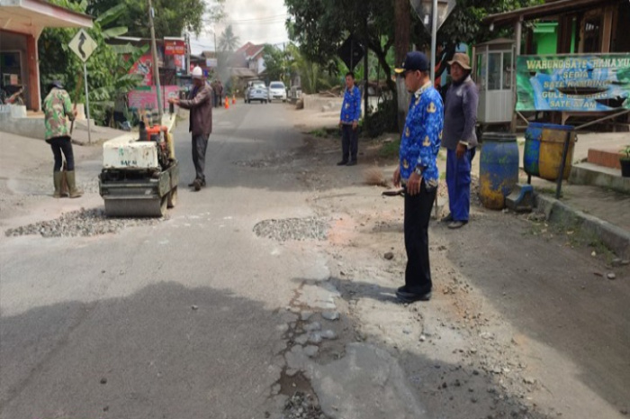 Menjelang Festival Bantengan, Pemkab Malang Lakukan Perbaikan Jalan 