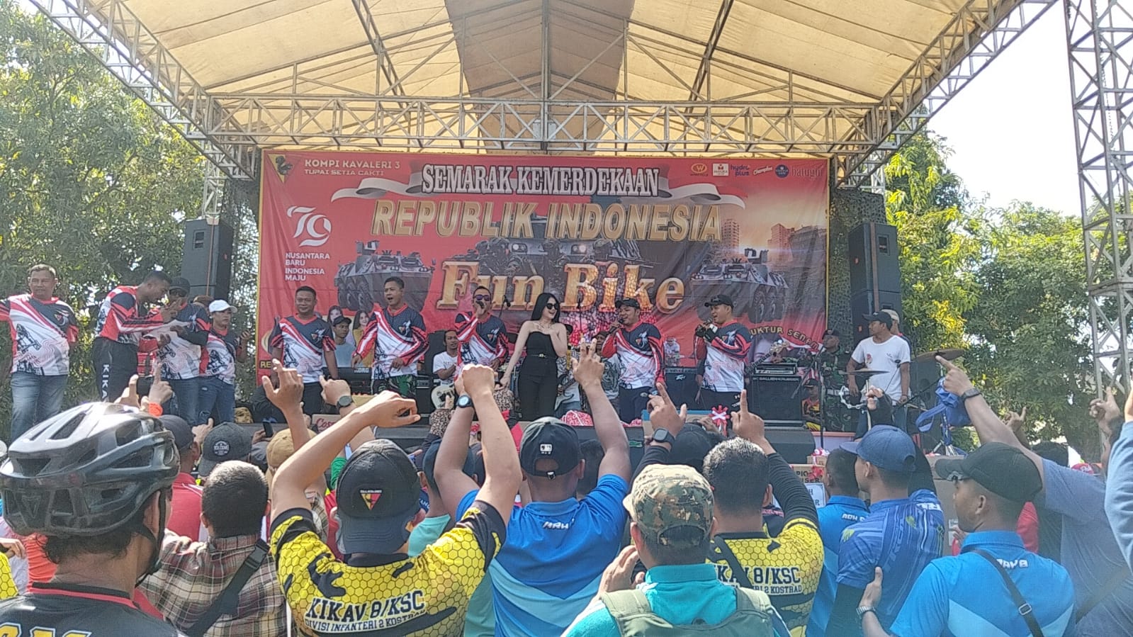 Semarak Fun Bike Kikav 3/TSC Meriahkan Peringatan HUT RI ke-79