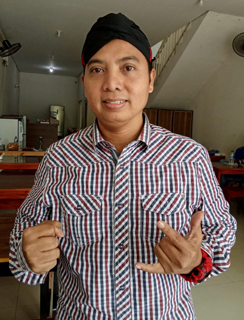 Perjalanan Politik dr Andre "Mengendarai Angin Memecah Ombak"