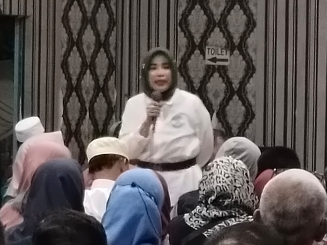 Mimik Idayana menyampaikan Visi dan Misi pasangan calon Bupati dan Wakil Bupati Sidoarjo 01 Subandi-Mimik (BAIK) dihadapan koordinator desa dan relawan se-Kecamatan Taman. 