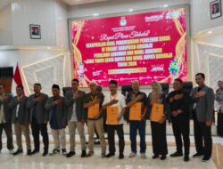 KPU Sidoarjo Gelar Rekapitulasi: Suara Paslon 01 ungguli Paslon 02