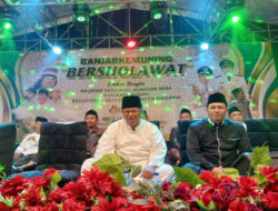 Banjar Kemuning Bersholawat Bersama KH. Muwafiq Sukses Digelar