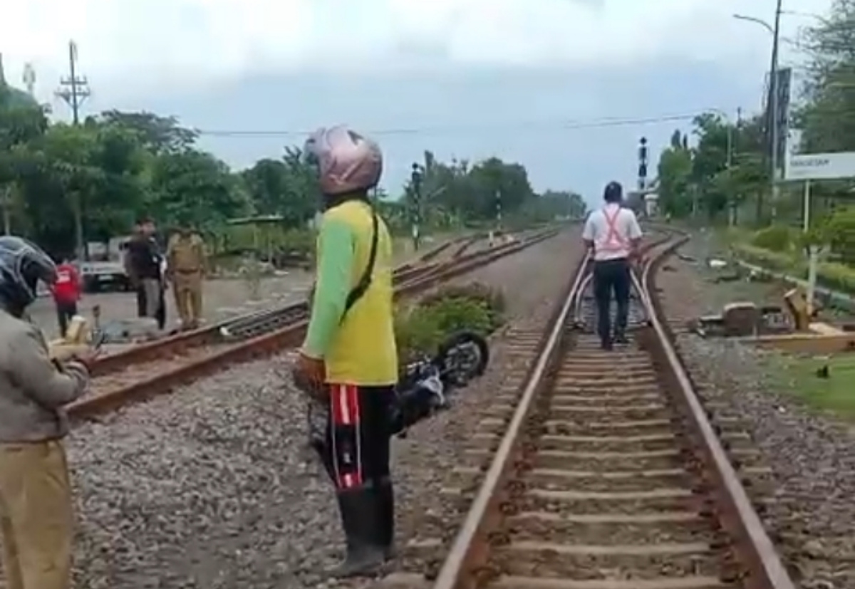 4 Orang Tewas Ditabrak KA Malioboro di Magetan