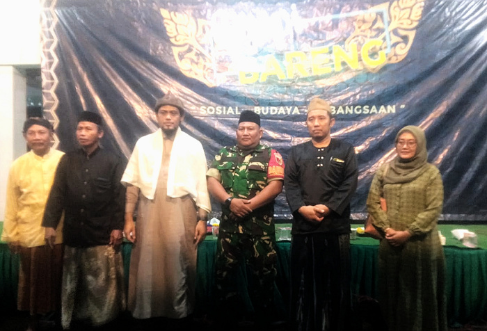 Ngopi Bareng Bersama Paslinkes GP Ansor PAC Sedati dihadiri KH. Ali Misbahul Munir, Ustadz Ashabul Kahfi, Kaur Kesra Desa Cemandi, dan Koramil Sedati