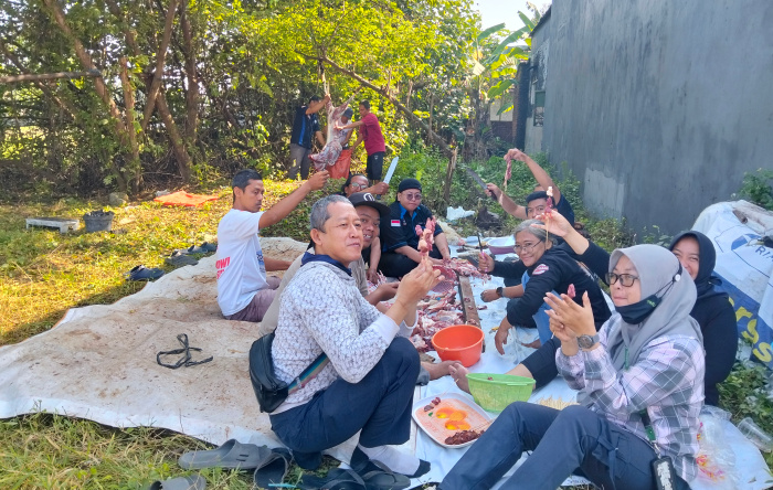 Solidaritas AWOS dan AOS Rayakan Idul Adha bareng wujud kebersamaan yang terjalin di momen Hari Raya Qurban