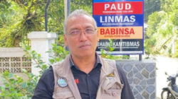 DR Koen Irianto Uripan memberikan pelatihan kepada warga Desa Pucangombo TTG Sanitasi