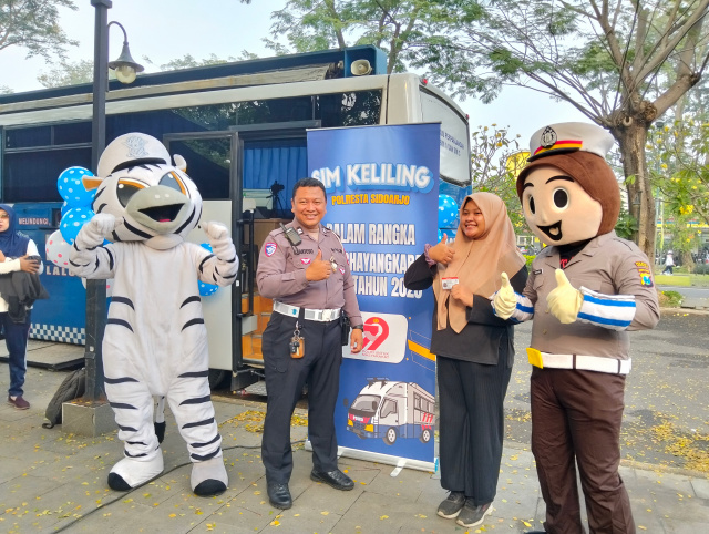 Car Free Day Polresta Sidoarjo menghadirkan layanan Kepolisian dari Satlantas berupa perpanjangan SIM