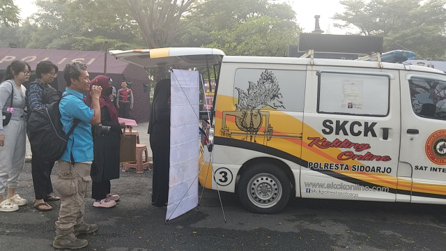 Car Free Day Polresta Sidoarjo menghadirkan layanan Kepolisian berupa penerbitan SKCK