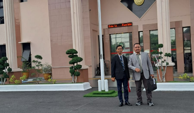 Sularto S.H. Soroti Asas Ne Bis In Idem Dalam Penetapan Tersangka EU dalam persidangan hari keempat di PN Mojokerto