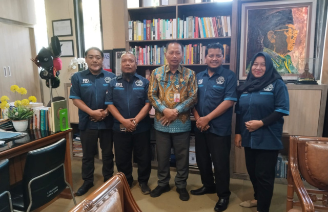 Pengurus AWOS silahturahmi dan menjalin komunikasi serta bersinergi dengan Dinas Pendidikan dan Kebudayaan Kabupaten Sidoarjo