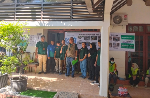 DR Koen Irianto Uripan bersama tim ahli dari WC-KOEn