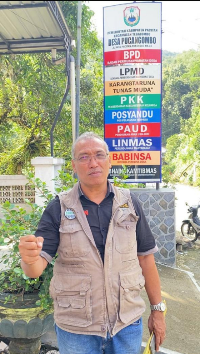 DR Koen Irianto Uripan memberikan pelatihan kepada warga Desa Pucangombo TTG Sanitasi
