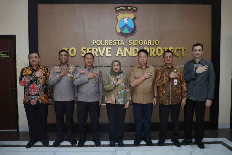 Rini, Menteri Pendayagunaan Aparatur Negara dan Reformasi Birokrasi (PAN-RB) kunjungi Polresta Sidoarjo 