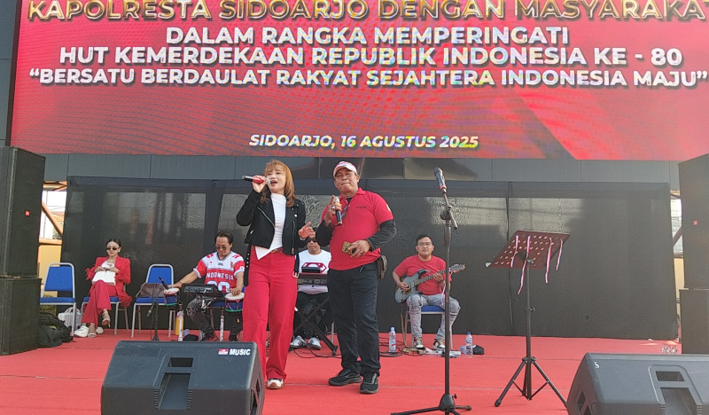 Semarak HUT RI, Polresta Sidoarjo Gelar Jalan Santai, aneka lomba dan panggung gembira.