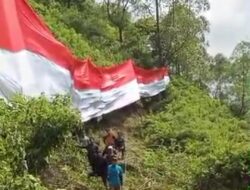 Kibarkan Bendera di Puncak Gunung Bokong, “Teladani Cinta Lingkungan”
