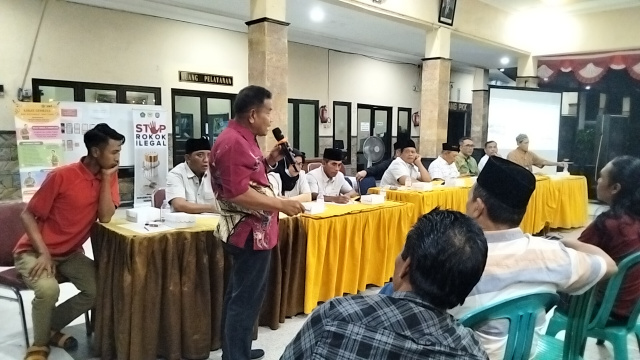 Kisruh Lahan Makam di Jumput Rejo Memanas, dalam Musdes 4 Dusun yaitu Beciro, Keling, Kedung, dan Jumput Kulon kompak menolak keberadaan makam di desanya.