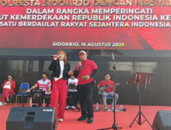 Semarak HUT RI, Polresta Sidoarjo Gelar Jalan Santai