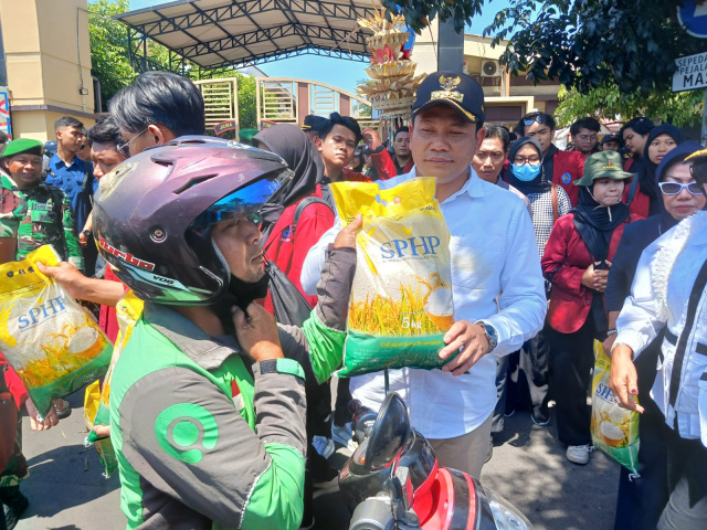 IMM Demo Damai di Mapolresta Sidoarjo, menyuarakan kritik keras dan tuntutan perubahan untuk institusi kepolisian.