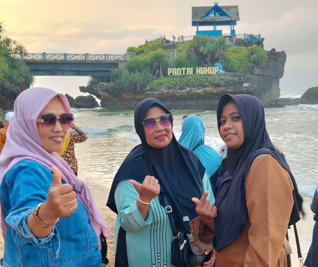 Kader Kesehatan Desa Durungbedug, Kecamatan Candi, Sidoarjo, menggelar kegiatan Tour to Yogyakarta
