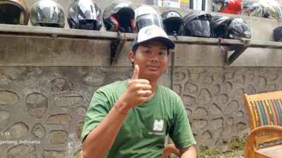 Omah Tepus, ada tempat istirahat, toilet bersih, mushola, wifi gratis, bahkan kafe dan villa untuk menginap,” ujar Dimas, Koordinator Lapangan dengan penuh kebanggaan.