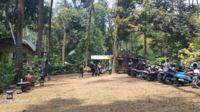 Selokurung, jalur pendakian baru di kawasan Ngantang, Malang, menjawab tantangan menikmati atmosfer pendakian tanpa effort yang berat.