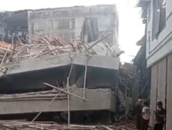 Masjid Ponpes Al Ghozini Roboh, Puluhan Santri Luka