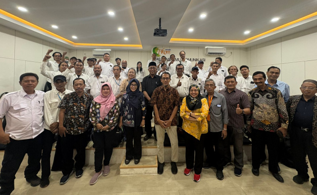 Kominfo) Kabupaten Sidoarjo mendorong para wartawan untuk terus meningkatkan kompetensi, profesionalisme dan etika dalam menjalankan tugas jurnalistiknya