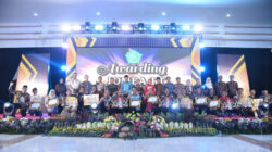 Lomba RT Sidoarjo 2025 tingkatkan gotong royong warga. Pemkab serahkan hadiah miliaran rupiah untuk RT Asri, RT Sehat, dan RT Mandiri.