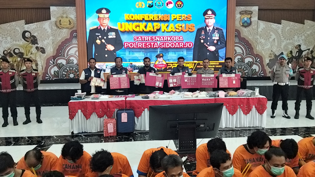 Polresta Sidoarjo dan Badan Narkotika Nasional berhasil menggagalkan upaya penyelundupan narkotika jenis sabu seberat 8,2 kg