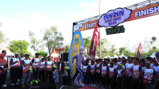 Dandim Pasuruan turut meriahkan peringatan Hari Ulang Tahun (HUT) ke-7 RSUD Grati Tahun 2025 melalui kegiatan Fun Run