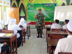 Babinsa Rejoso Tanamkan Wasbang, Bentuk Pelajar Cinta NKRI