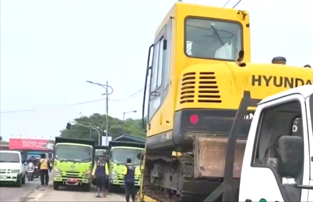 Rumah pompa dan pengerukan saluran air menjadi langkah utama Pemerintah Kabupaten Sidoarjo dalam mengantisipasi banjir di kawasan depan Lippo. Dua