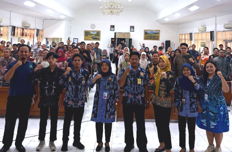 Dukung pelayanan desa yang cepat, transparan, dan modern, Pemerintah Kabupaten Sidoarjo melalui Dinas Komunikasi dan Informatika (Kominfo) terus memperluas digitalisasi di tingkat pemerintahan desa