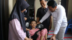 Bantuan kursi roda yang diterima Mishelly dari Bupati Subandi tidak sekadar fasilitas pendukung, tetapi menjadi dorongan besar bagi penyandang disabilitas