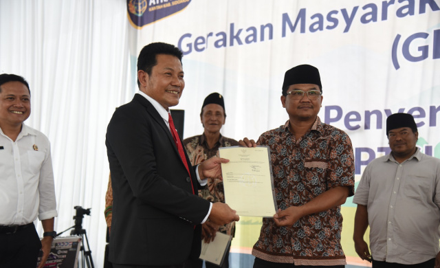 Bupati Sidoarjo H. Subandi mengajak seluruh masyarakat dan pemerintah desa untuk aktif mendukung Gerakan Masyarakat Pemasangan Tanda Batas (Gemapatas).