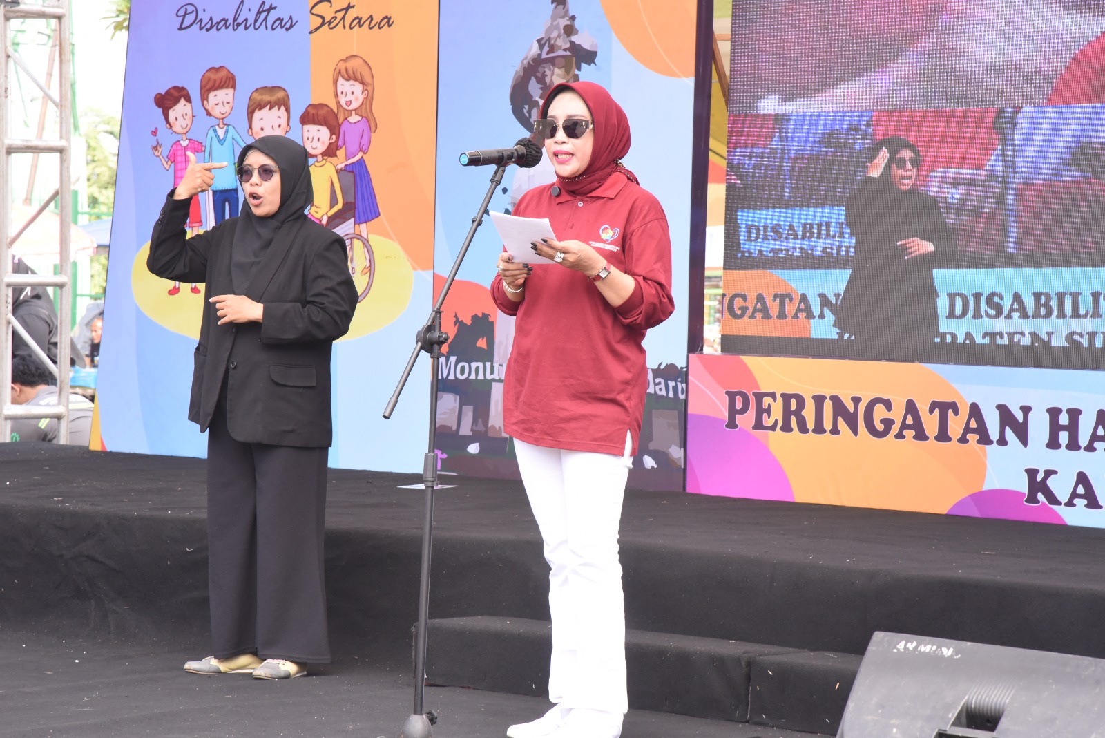 Peringatan Hari Disabilitas Internasional (HDI) 2025, digelar Pemkab Sidoarjo. Wabup Sidoarjo Mimik Idayana membacakan deklarasikan Sekolah Tanpa Diskriminasi.