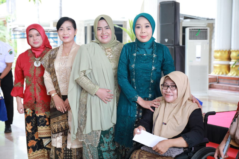 TP PKK Kabupaten Sidoarjo di bawah kepemimpinan Hj. Sriatun Subandi menggelar peringatan Hari Ibu ke-97 tahun 2025 di Pendopo Delta Wibawa.